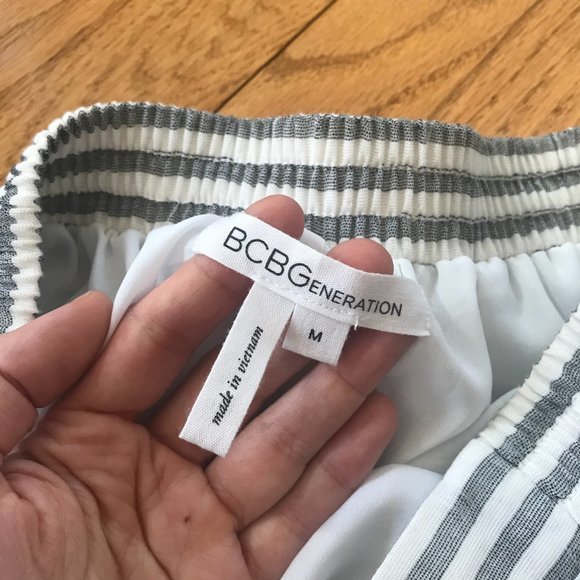 BCBG Cargo Striped Pocket Skirt sz M - Picture 4 of 4